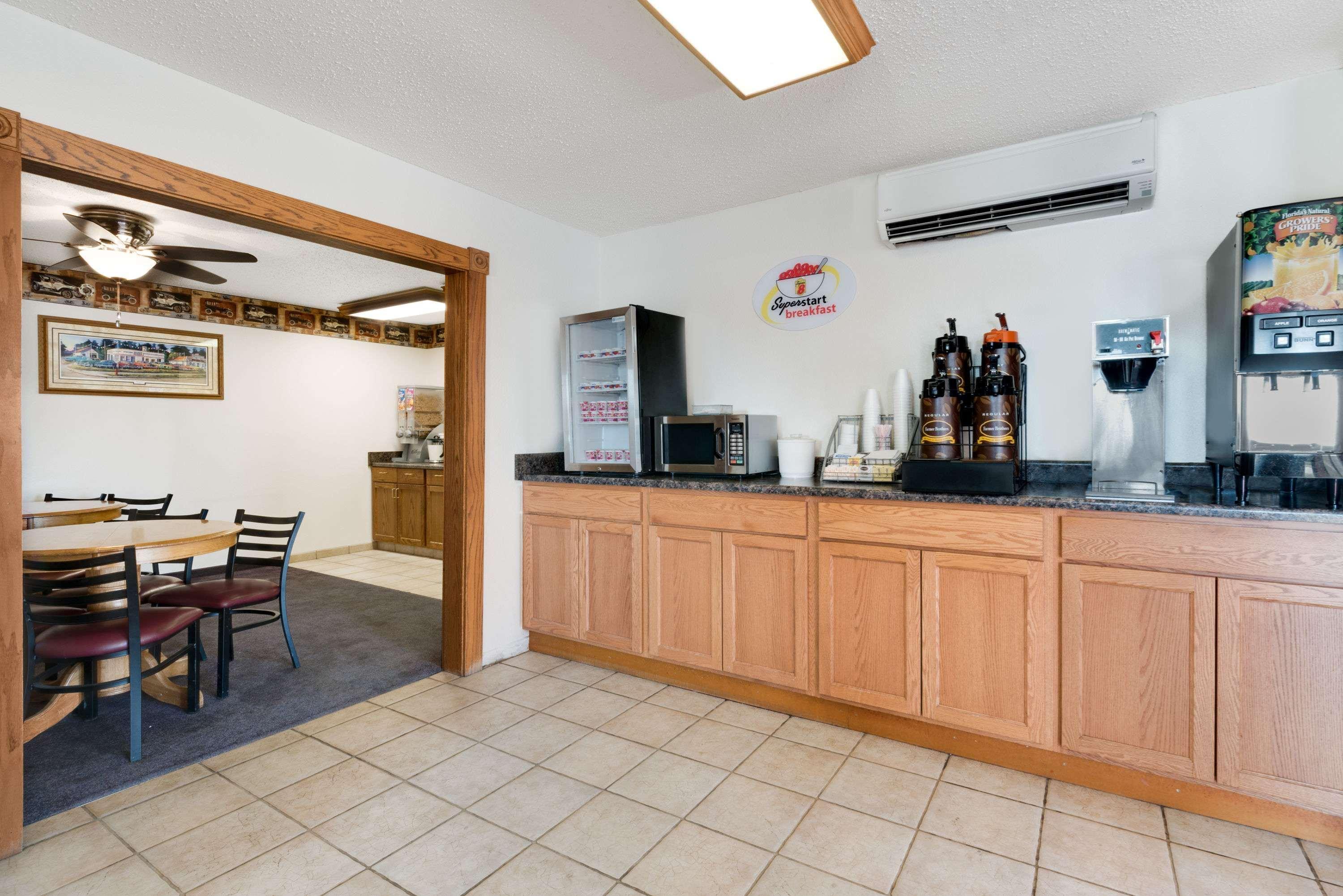 Super 8 By Wyndham Murdo Exterior photo